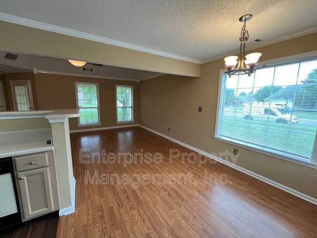 Building Photo - 8642 Pantherburn Cir N