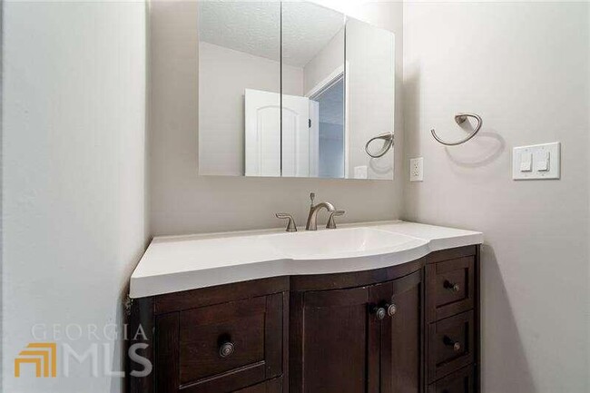 Building Photo - 306 Wynnes Ridge Cir SE