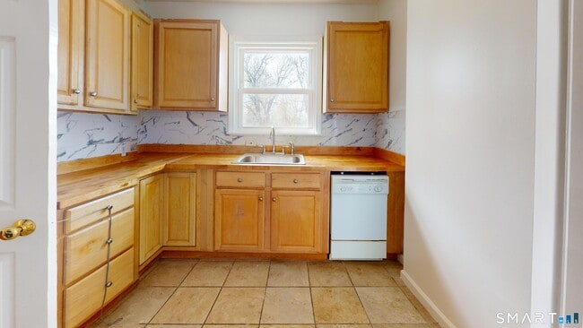 Building Photo - 638 Prospect St