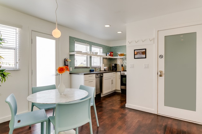 Building Photo - 52 Paloma Ave