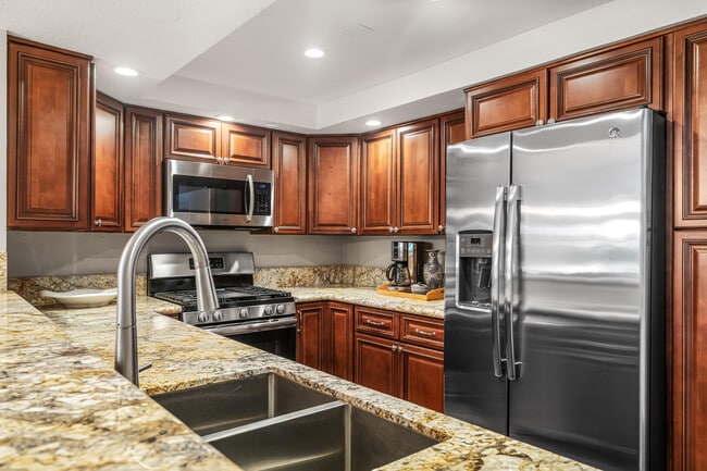 Building Photo - 215 Calle Bravo