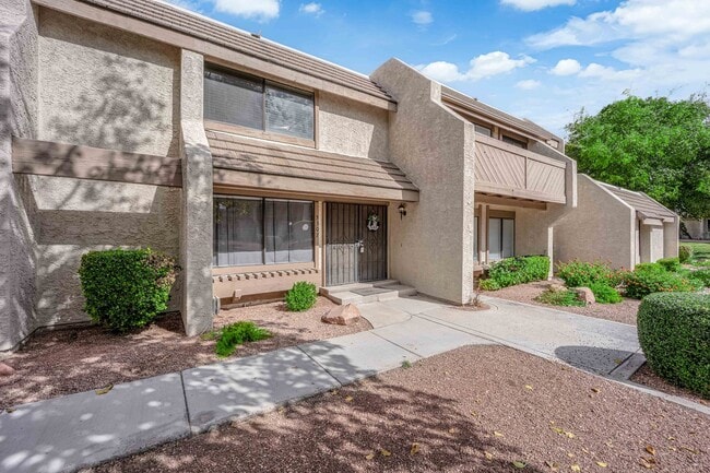 Building Photo - Charming 3 Bedroom ,2 bathroom in Paradise...