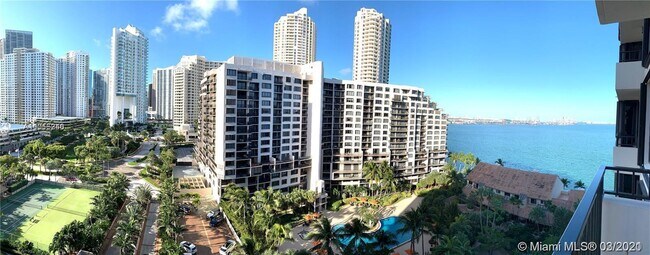 Building Photo - 520 Brickell Key Dr