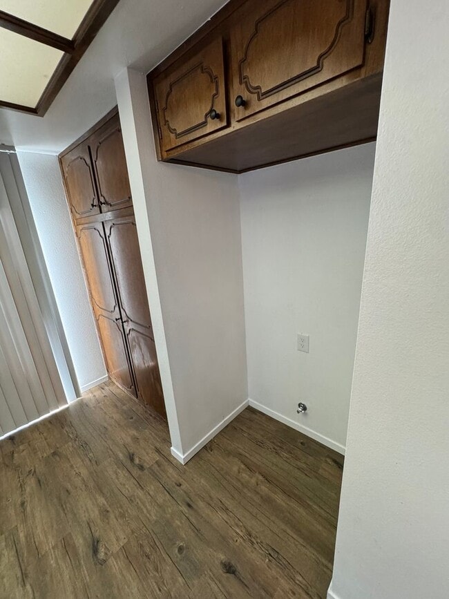 Building Photo - 3951