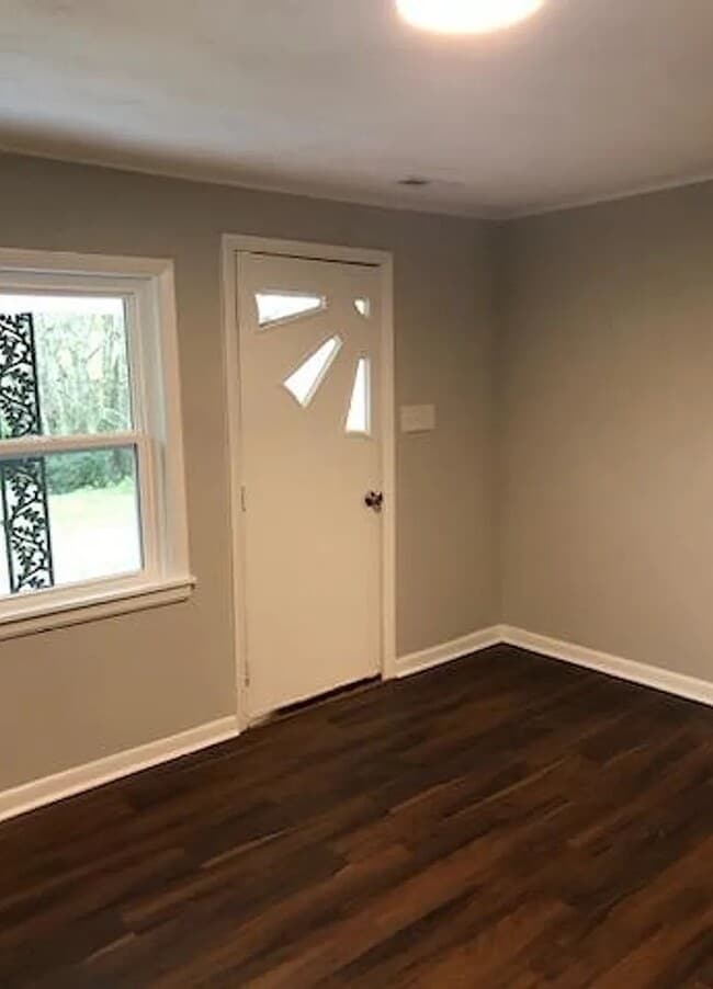 Primary Photo - 924 Old Halifax Rd