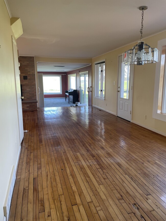 Building Photo - 7020 Brown Rd