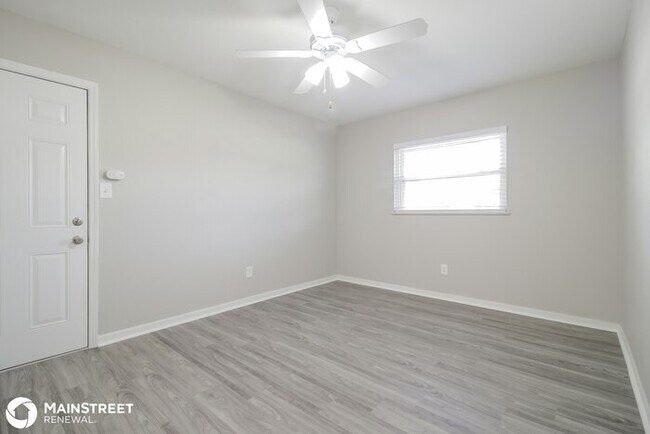 Building Photo - 173 Jay Dr