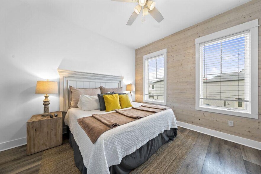 Building Photo - 7 W Gate