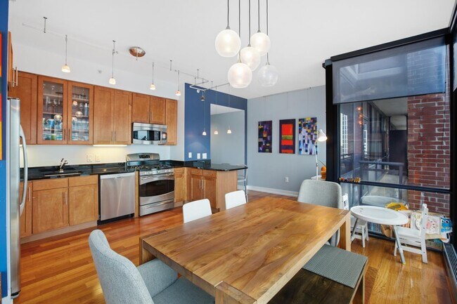 Building Photo - 389 Washington St