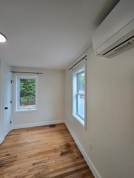 Building Photo - 20 Poirier Pl