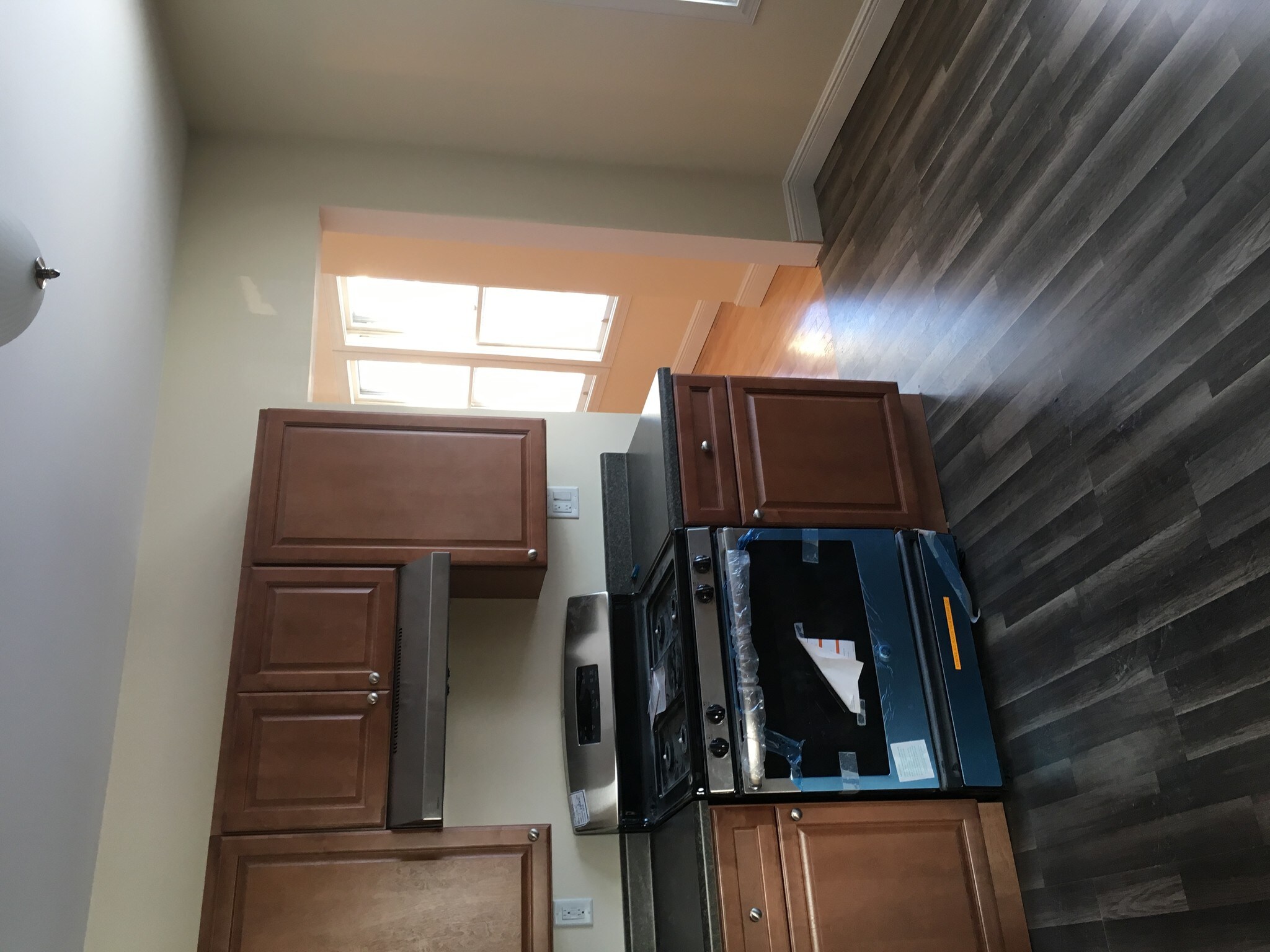 Building Photo - 42 Kenyon Ct