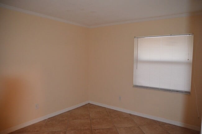 Building Photo - Cute and Updated 3/2 Pool Home House in Willow Creek (Loch Hart Area)