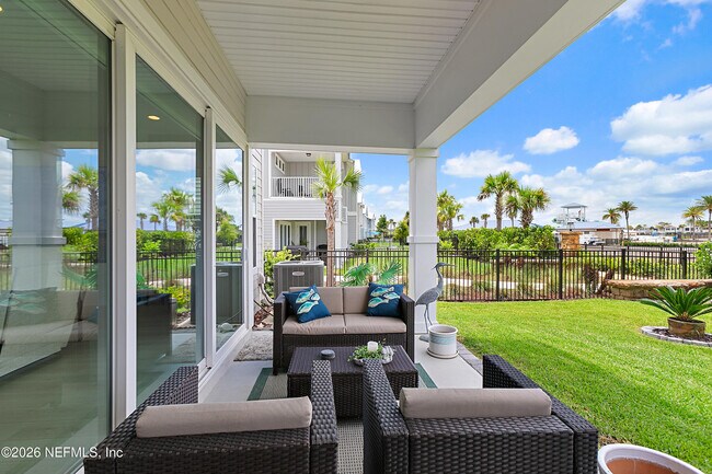 Building Photo - 547 Marquesa Cir