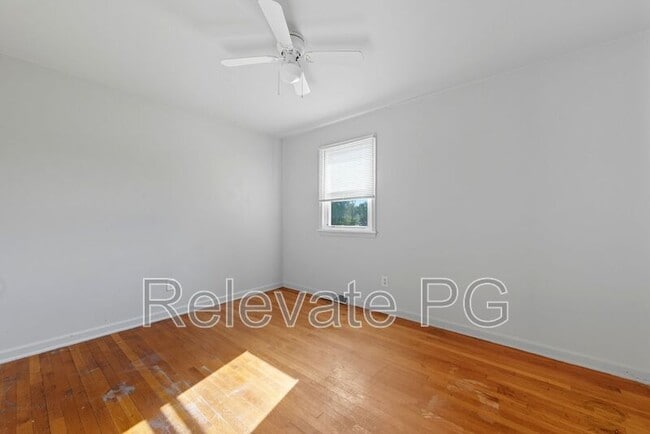 Building Photo - 319 Britton St