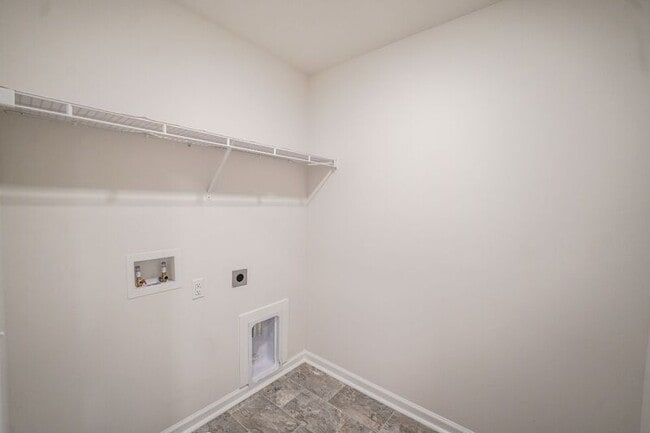 Building Photo - 166 Benelli Dr