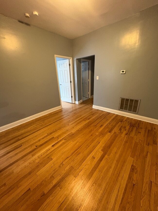 Building Photo - 4147 W Arthington St