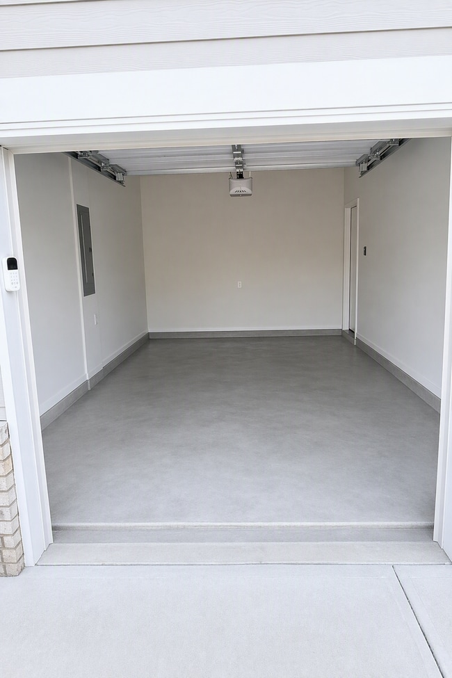 Building Photo - 3457 Sumersbe court