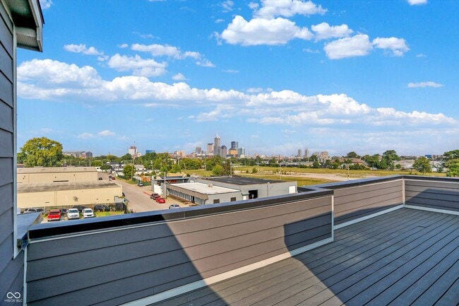 Building Photo - 1303 Deloss St