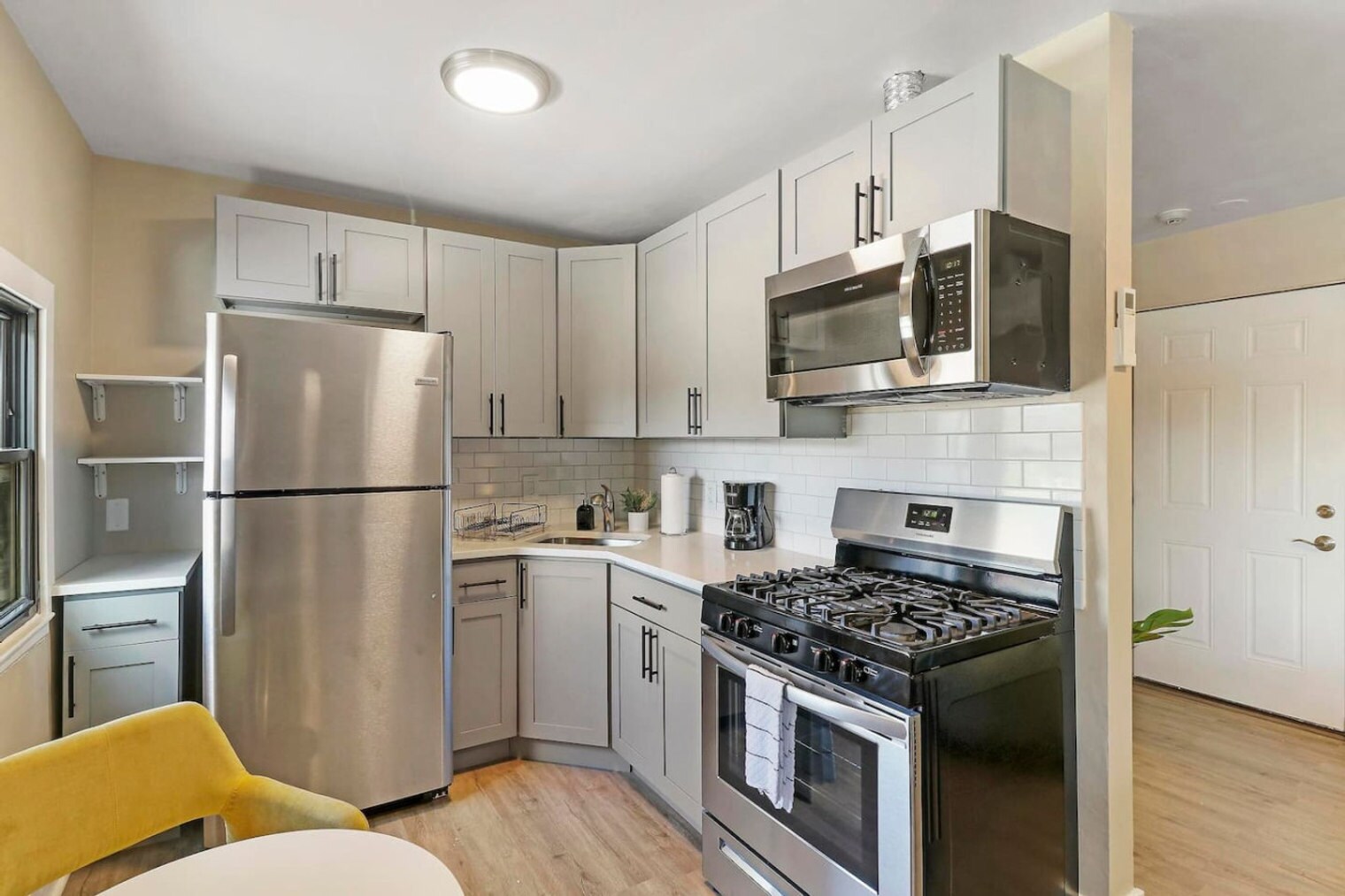 Building Photo - 5009 Columbia Ave