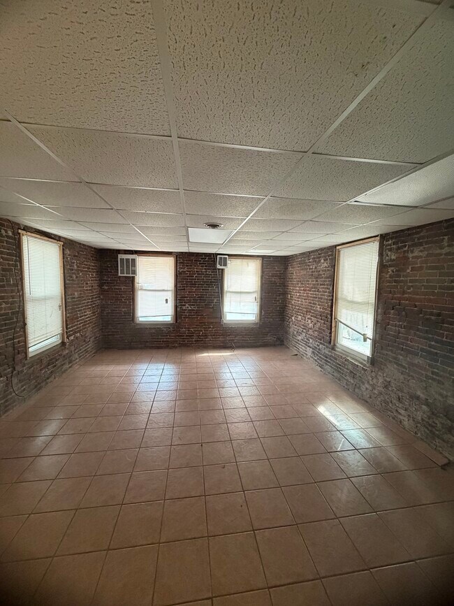 Building Photo - 259 Webster St