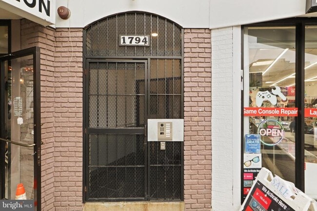 Building Photo - 1794 Columbia Rd NW