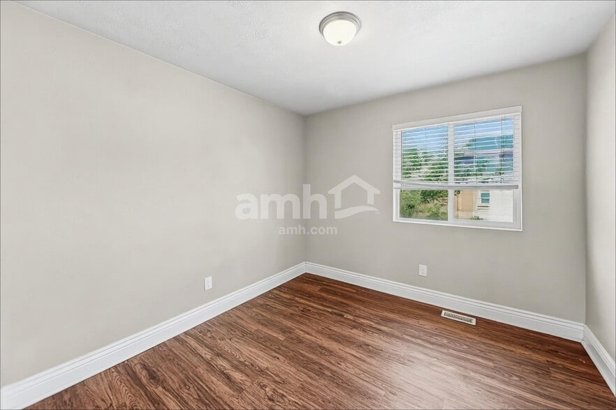 Building Photo - 228 Cedar Grove Ln