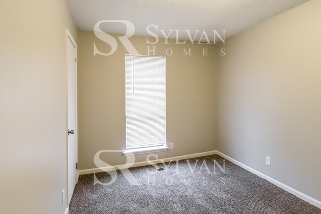 Building Photo - Enjoy living the good life in this 3 bedroom, 2 bathroom home