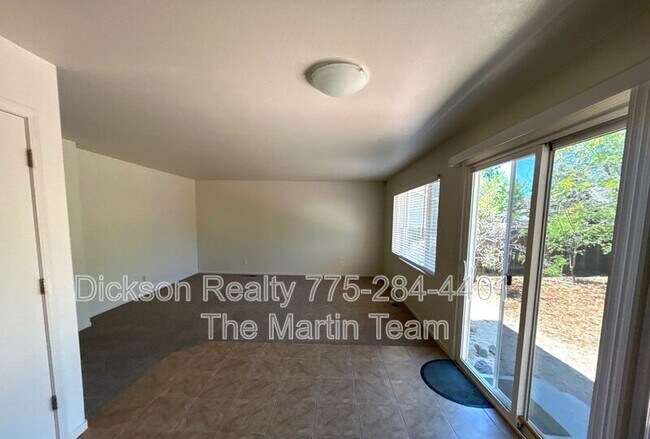 Building Photo - 5153 Lorenzo Ln