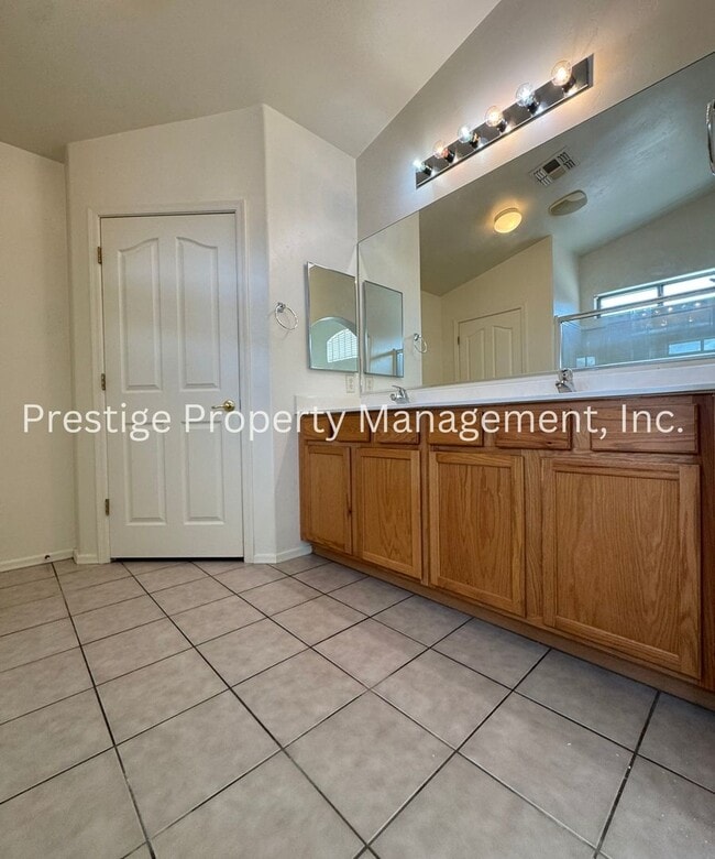 Building Photo - Charming Desirable Vail Home