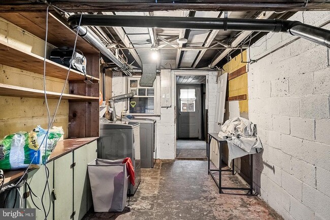 Building Photo - 339 Comly Ave