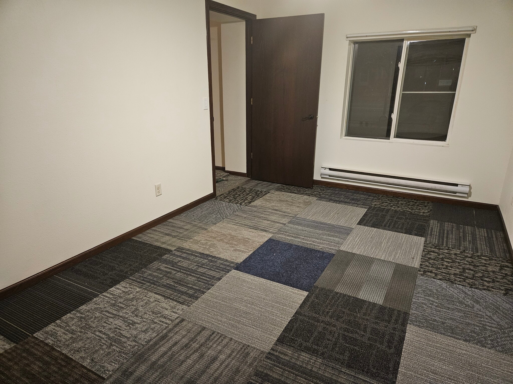 Building Photo - 1624 West Ave S