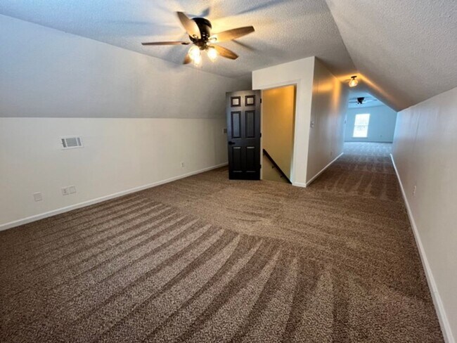 Building Photo - 204 Franklin Sq - Beautifully Updated Home in Bonaire