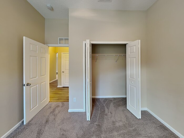 Building Photo - 252 Bridgeport Ln