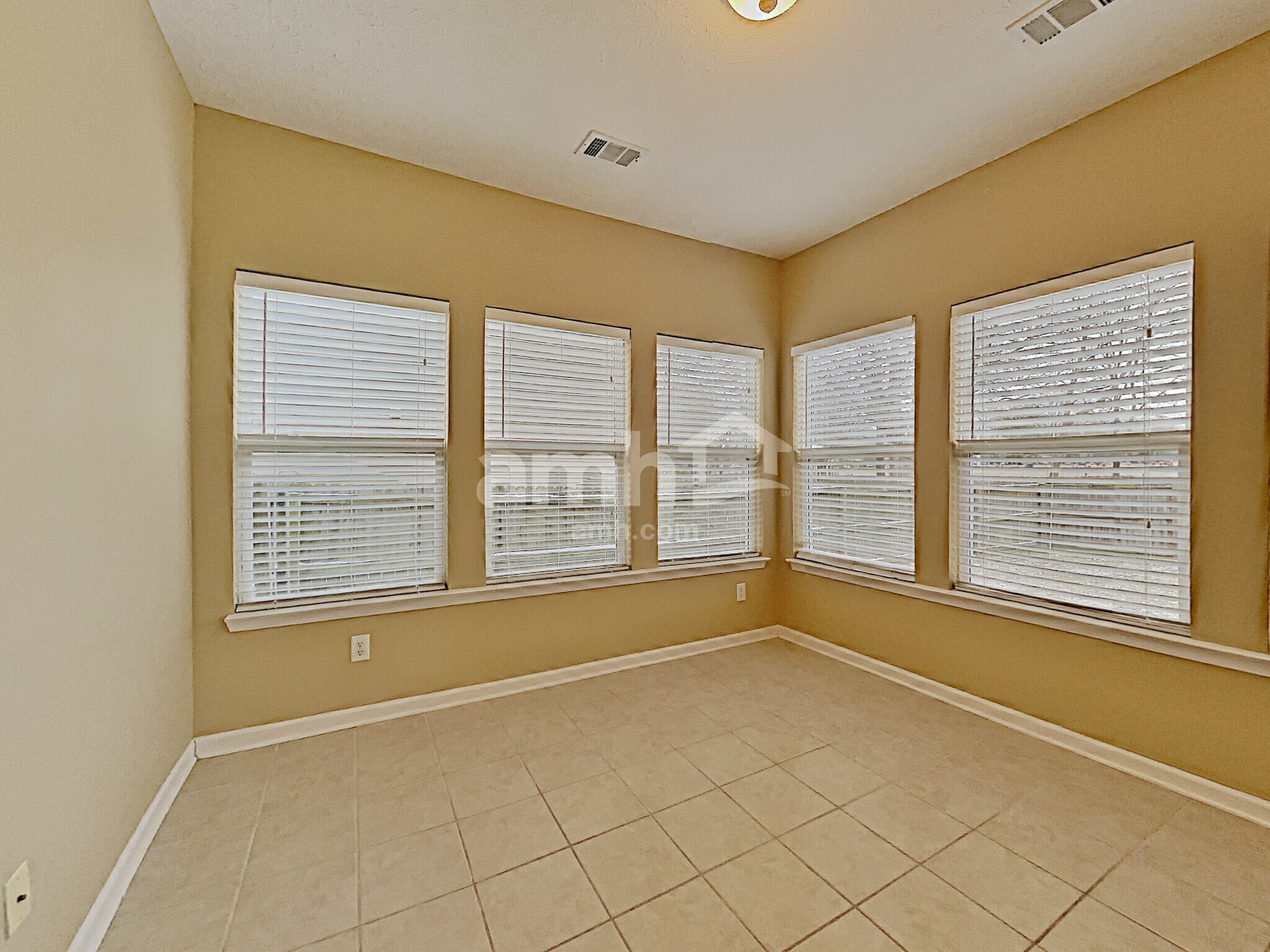 Building Photo - 226 Vintage Cir