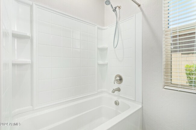 Building Photo - 9746 E Tumbleweed Ave