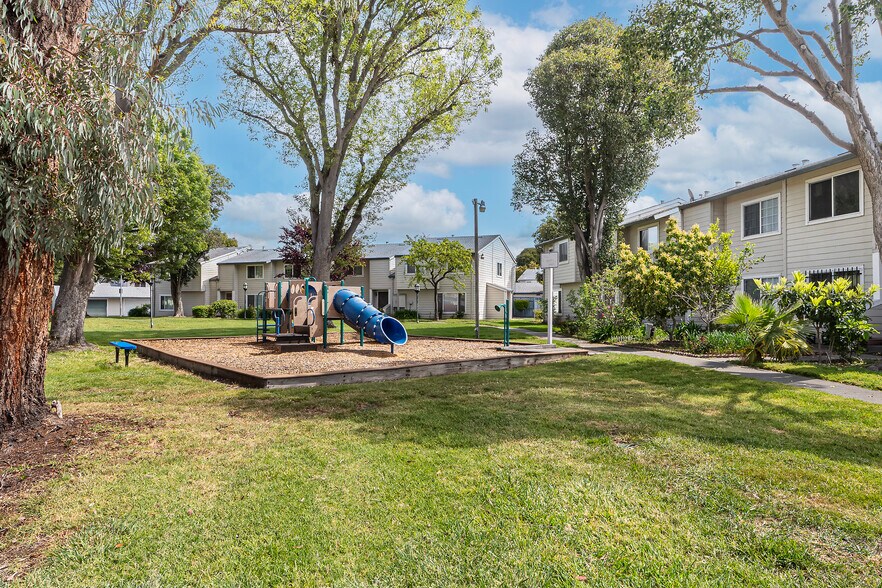 Building Photo - 4251 Apollo Cir