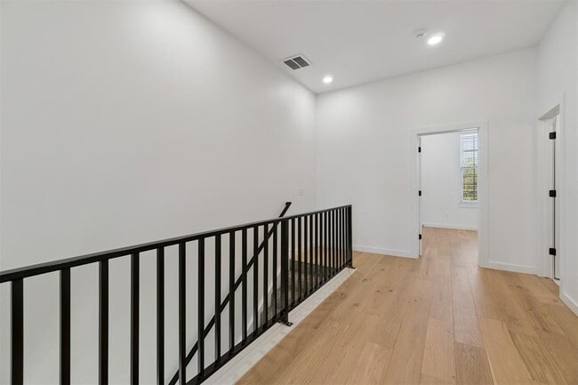 Building Photo - 18821 Selah Wy