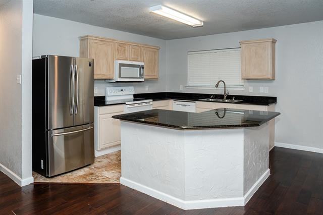 Building Photo - 2129 Bliss Rd