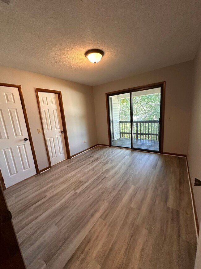 Building Photo - 144 Gunter Ln