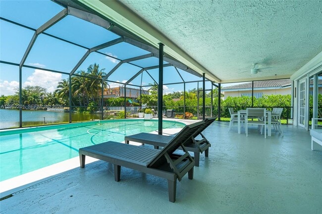 Building Photo - 21320 NE 25th Ct