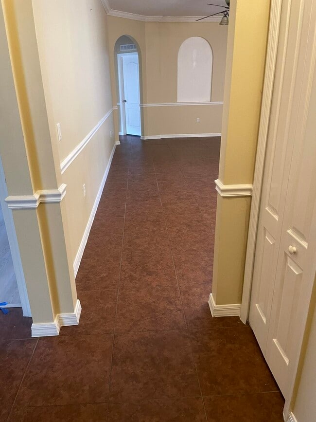 Building Photo - 5079 NW Fiddle Leaf Ct