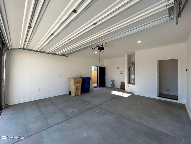 Building Photo - 7916 W Sands Rd