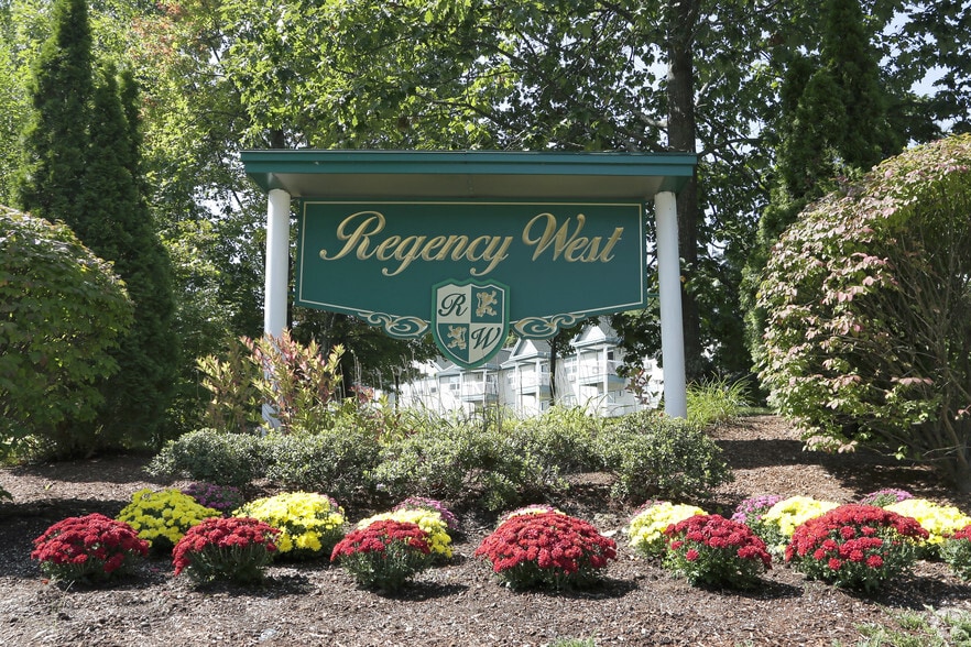 Regency West Apartments 1850 Front St Manchester NH 03102 Apartment