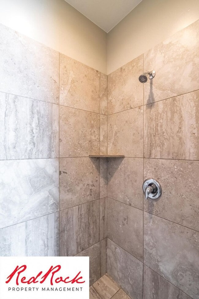 Building Photo - 4 Bedroom Spacious St. George Home with Large Backyard