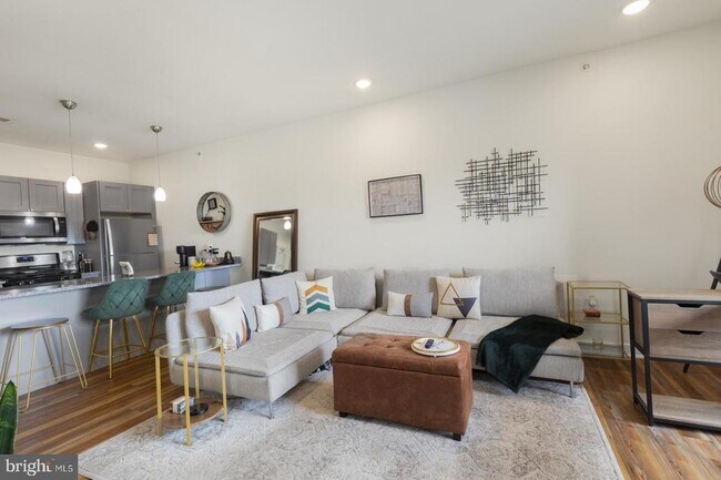 Building Photo - 2411 Kensington Ave