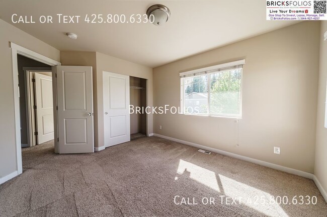 Building Photo - 10626 Eastridge Dr NE