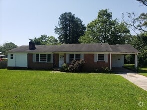 Building Photo - 2010 E Lee Rd