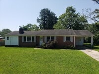 Building Photo - 2010 E Lee Rd