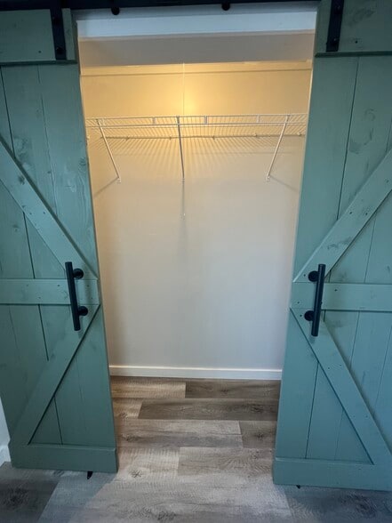 Building Photo - 2045 Dave Buck Rd