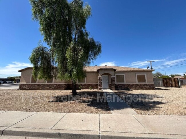 Building Photo - 15601 N Verde St